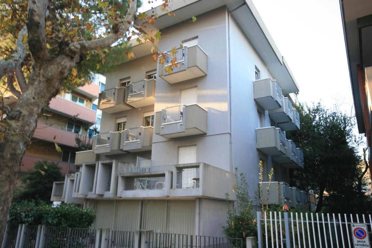 Casa Vacanze Cucciolo Rimini Exteriör bild